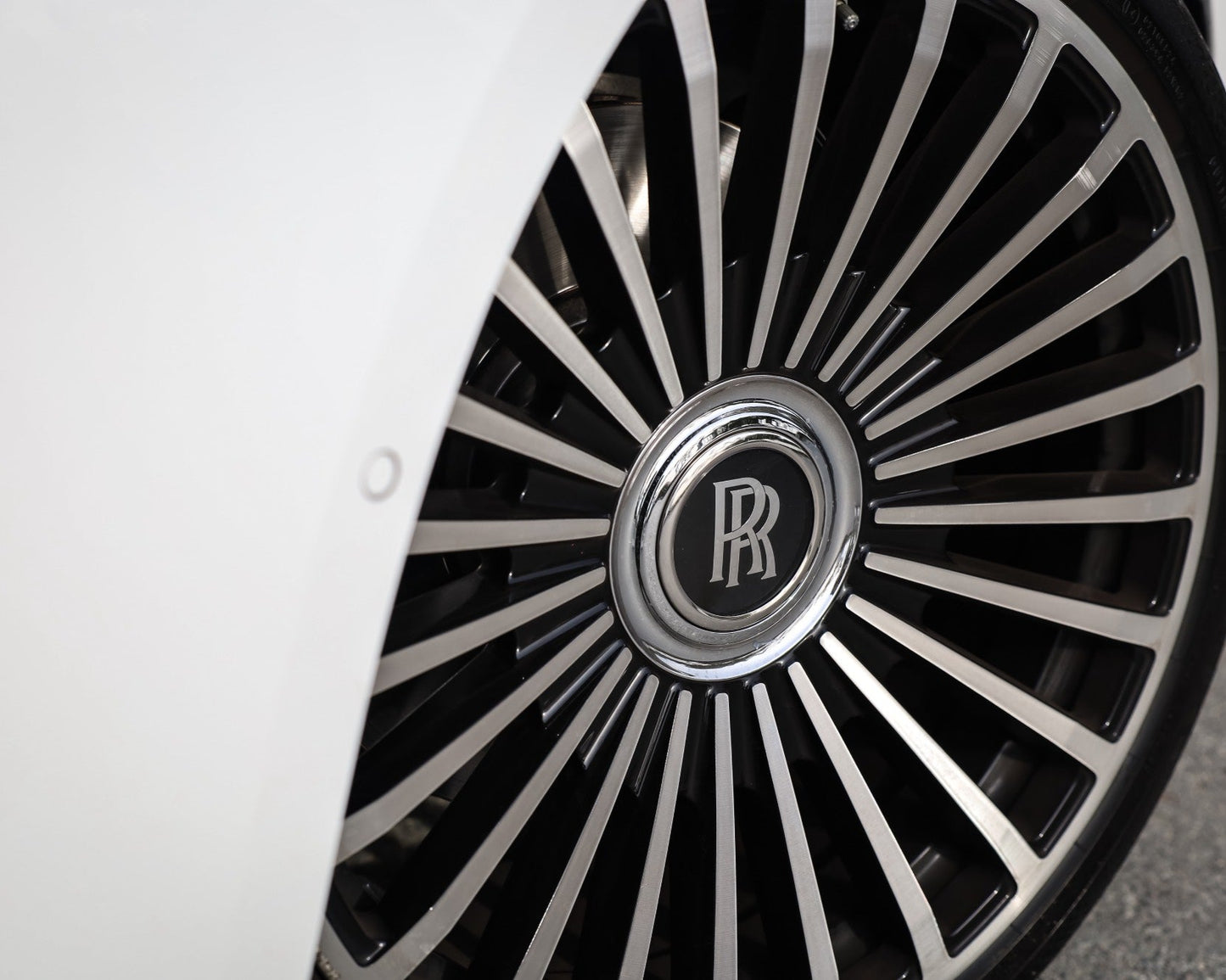 Rolls Royce Ghost Re Motors Rent a car